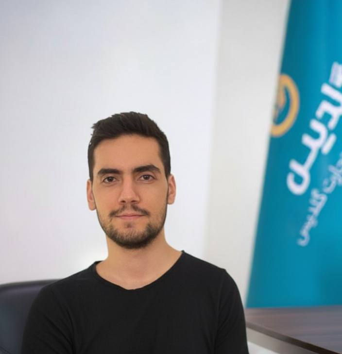 پویا صادقی